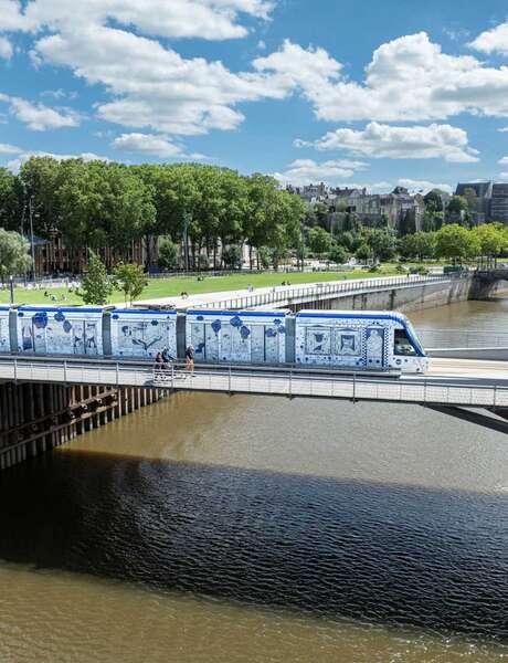Échappées d'art - Découverte des œuvres en tramway (ligne tramway B)