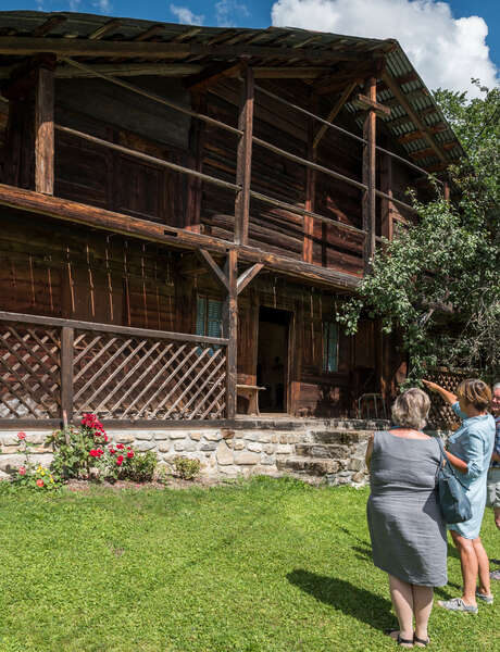 Visit for groups : traditionnal houses in Abondance valley