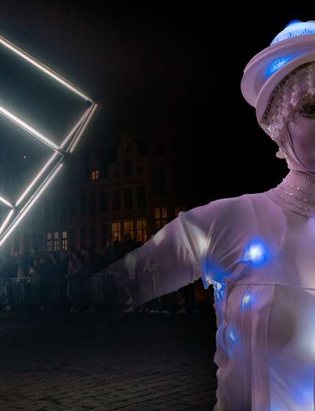 Märchenhafte Szenen | Invasioni Lunari & Cube Led