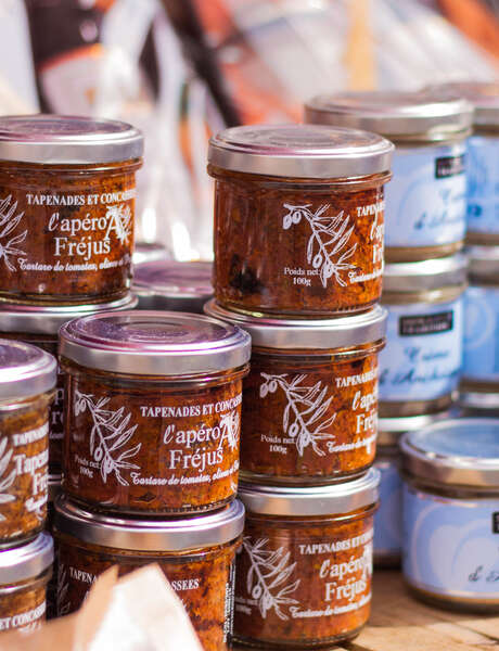 Marché traditionnel des Arènes