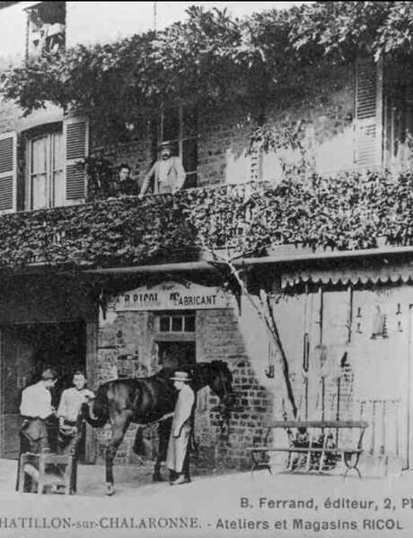 Châtillon en noir et blanc historique