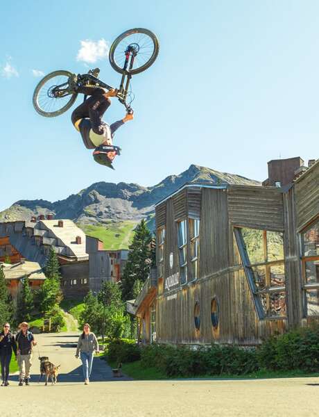 Avoriaz Street Lines