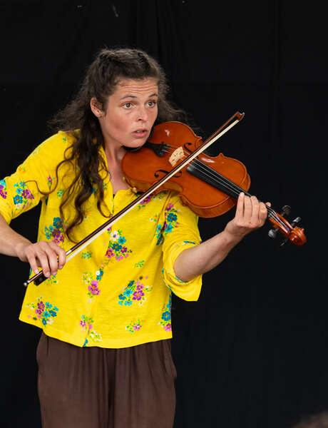 Nacht der Literatur: Theaterstück „Die große Reise von Titi, dem Konfetti“