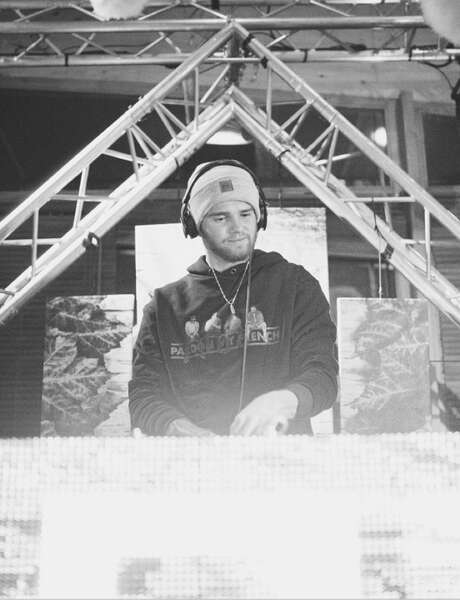 Nouvel An – Scène de la Centre Station – DJ Jarow