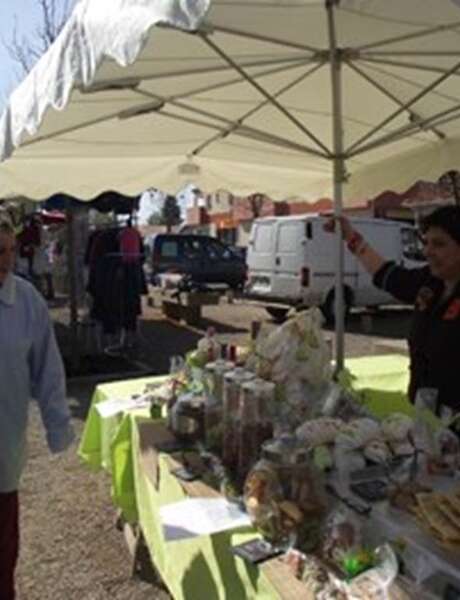 Marché estival de St Etienne de Tulmont