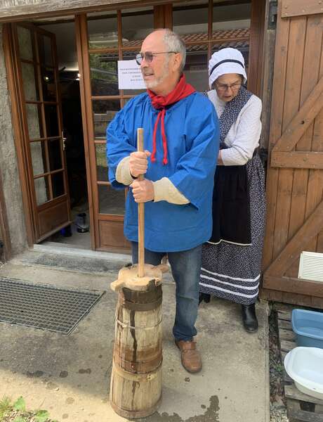 Fabrication du beurre à la baratte Fabrication du beurre à la baratte