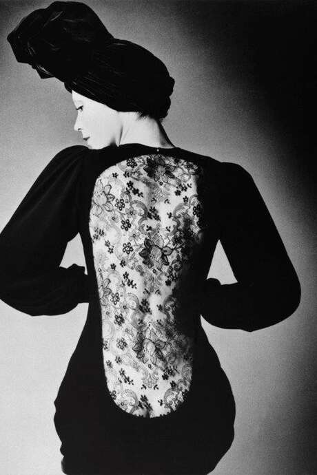 Yves Saint Laurent : Transparences - Visite guidée de l'exposition