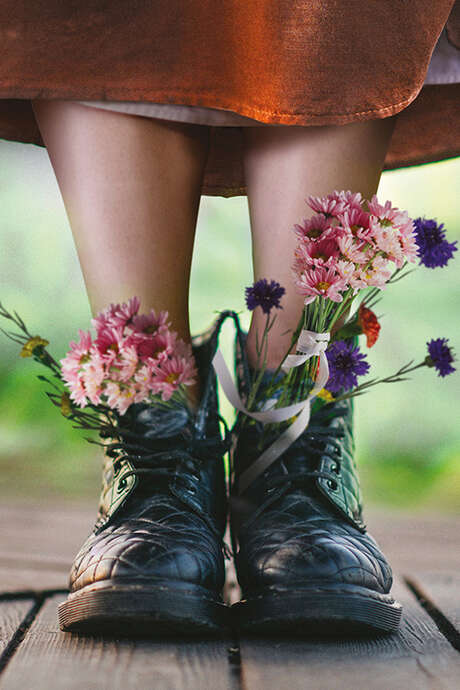 Changer l'eau des fleurs