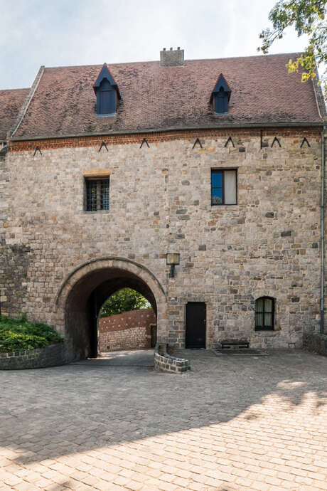 Visite guidée: les fortifications montoises