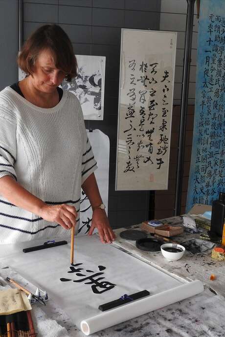 Atelier calligraphie chinoise et peinture animé par Sophie Deliss