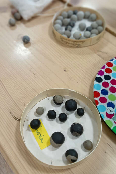 Atelier billes en terre