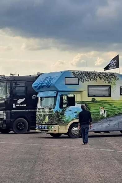 Rassemblement de motor-homes européens et américains