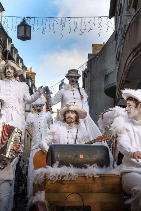 Déambulations et Animations Centre-Ville : Noël 2025