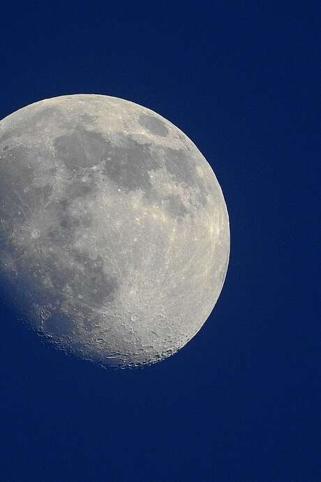 Astronomie  "ON the Moon again"