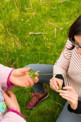 Les ateliers des petits dégourdis : Jouets buissonniers en breton Les ateliers des petits dégourdis : Jouets buissonniers en breton