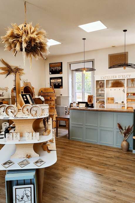 Ici, nos savoir-faire - Visite de L'Atelier d'Elcy - Créateurs de décorations en bois