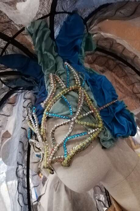 Savoir-faire au rendez-vous : visite d'un atelier de costumes (La malle aux costumes)