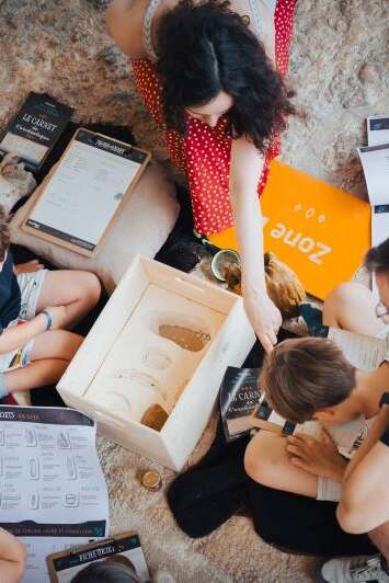 Atelier 100 000 ans sous la falaise - Châteaux en fête