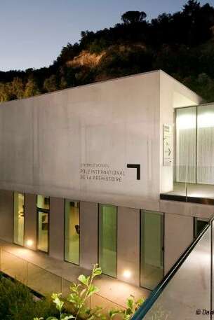 Conférence et dédicace de Pierre Daum