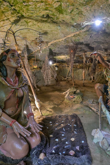 La route des crèches de Noël - Les Grottes du Roc de Cazelle