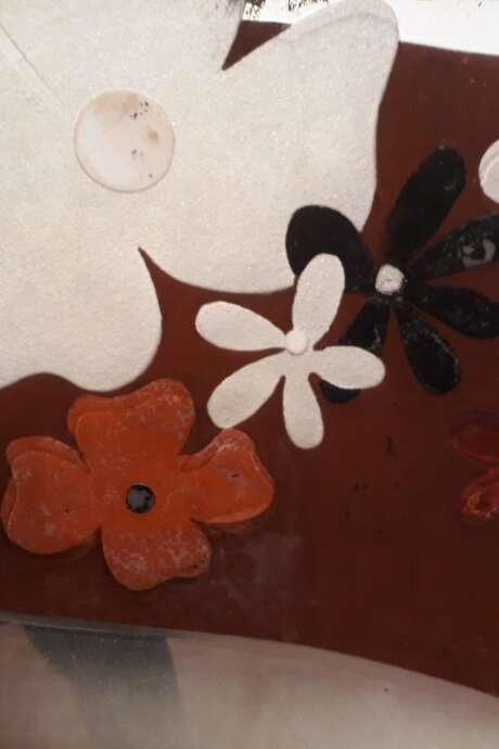 Atelier peinture sur verre : création d'un paysage façon vitrail Atelier peinture sur verre : création d'un paysage façon vitrail