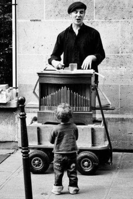 Anim'Marché avec Erwan et son orgue de barbarie