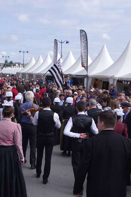 Fête de la Coquille Saint-Jacques 2021 - REPORTÉE À 2022 Fête de la Coquille Saint-Jacques 2021 - REPORTÉE À 2022