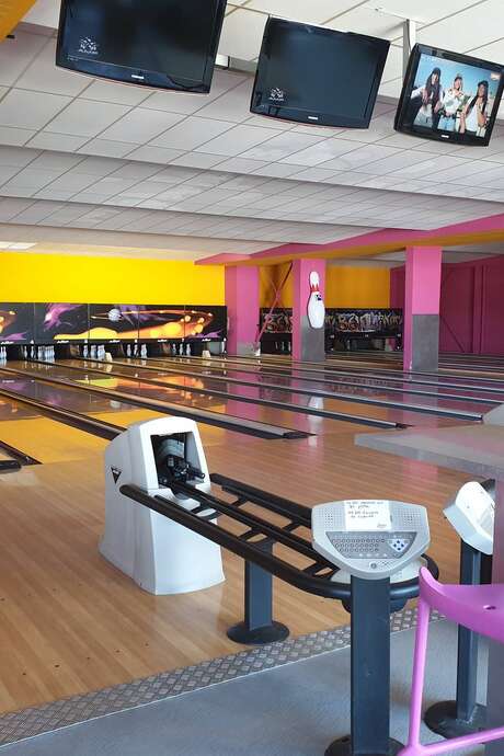 XTREME BOWLING XTREME BOWLING