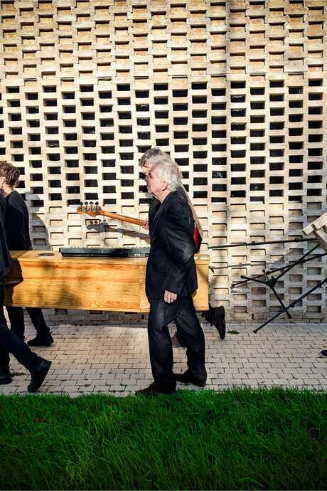 On opère bien les morts