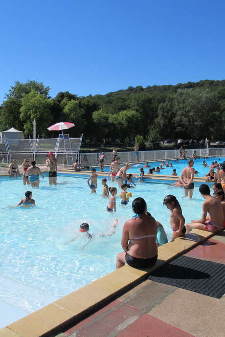 Piscine de plein air des Lacs de la Folie