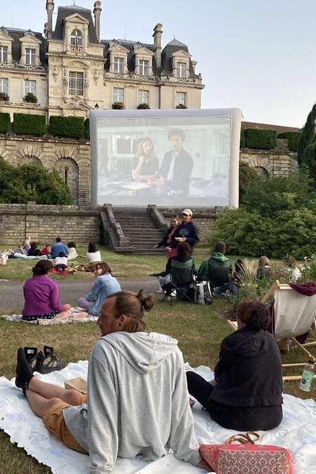 Projection plein air dans le parc du château Xertigny