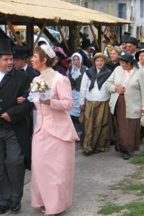 Village 1900 - les noces en 1900