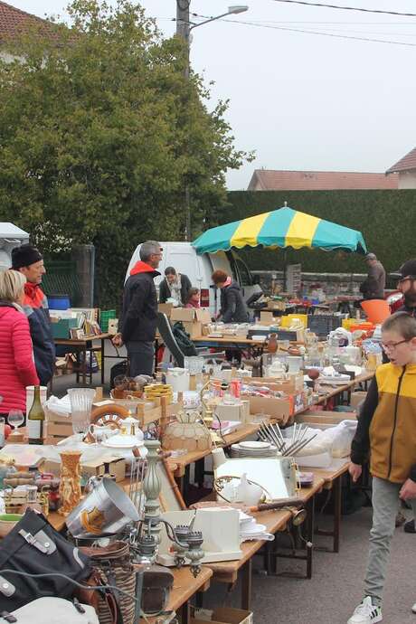 VIDE-GRENIERS DU GROUPE CYCLO DOUNOUX