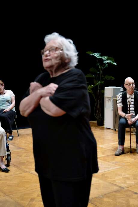Théatre, la vie secrète des vieux