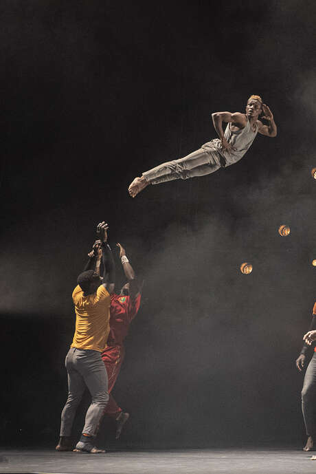 spectacle de cirque : Yé ! (L'eau)
