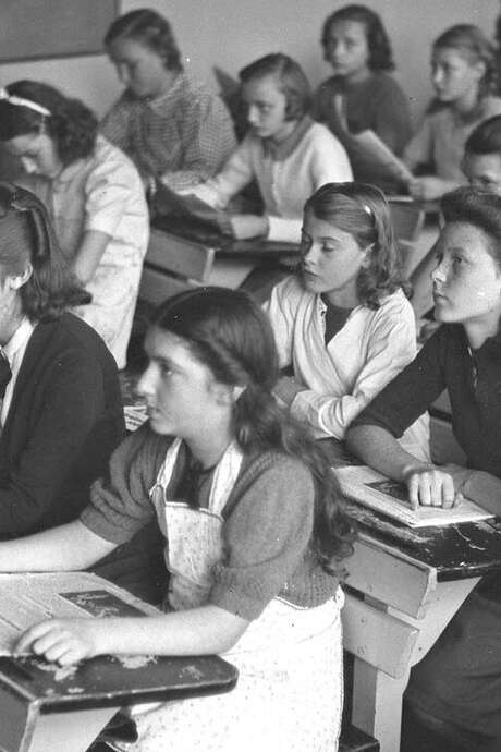 Documentaire -Une adolescence annexée - Projection-échange