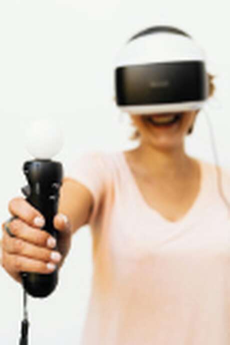 AU-DELÀ DU RÉEL : L'EXPÉRIENCE VR