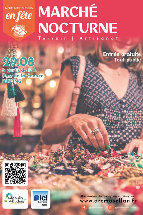 Night market of local produce and crafts