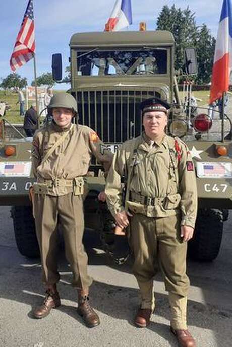 Village 1900 - les Uniformes dans l'Histoire