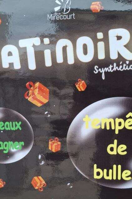 Soirée tempête de bulles et cadeaux à la patinoire de Noël