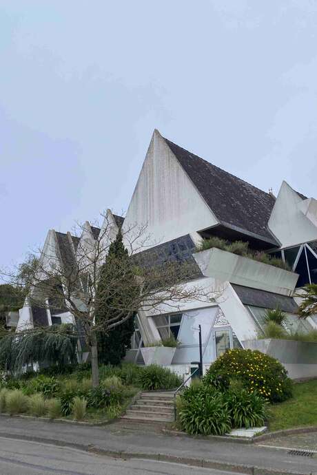Les Croc'Archi : l'hôtel de ville et le centre culturel Terraqué
