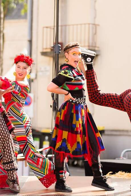 Le Bal du Tout Monde de Marie Houdin/Equilibre - Festival l'Échappée