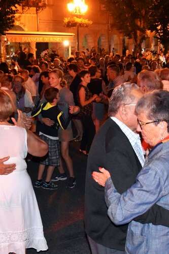 Bal des pompiers à Meyssac