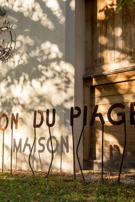 Les ateliers  enfants de la Maison du  Piage : "Atelier sculpture de la Préhistoire"