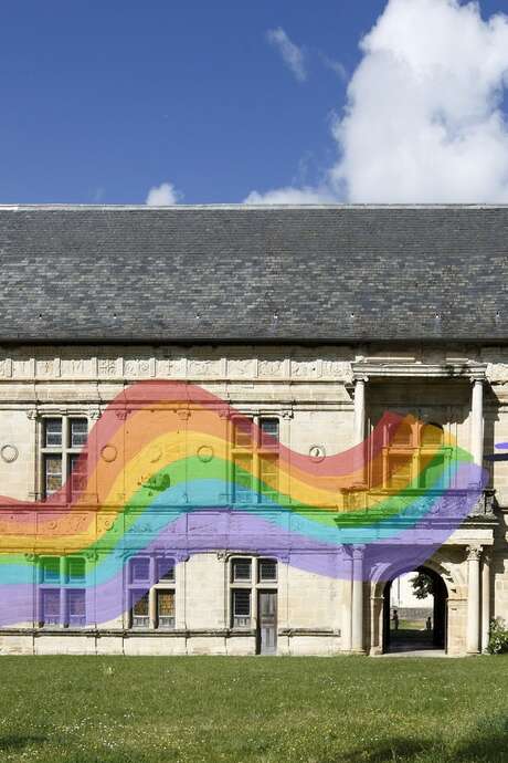 Château d'Assier : "pleins fards sur la façade"