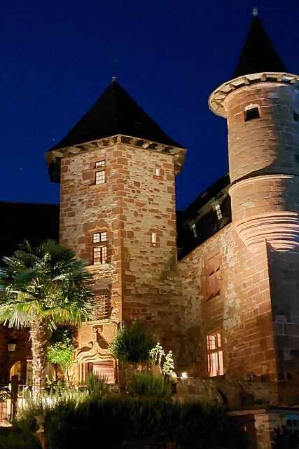 Visite nocturne Halloween de Collonges-la-Rouge et du château de Vassinhac