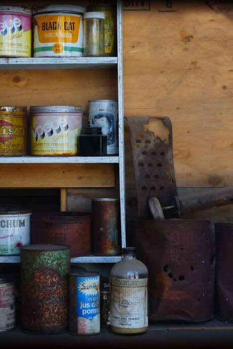 Visite de l'épicerie de Louisa