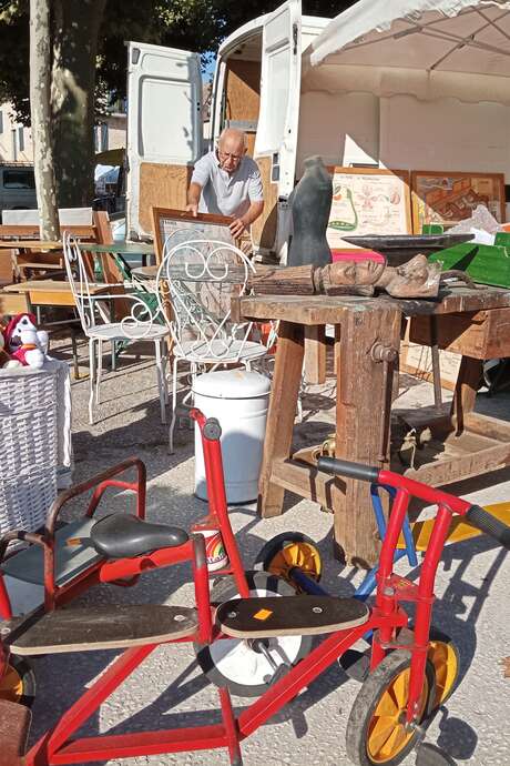 Vide grenier à Beaumat