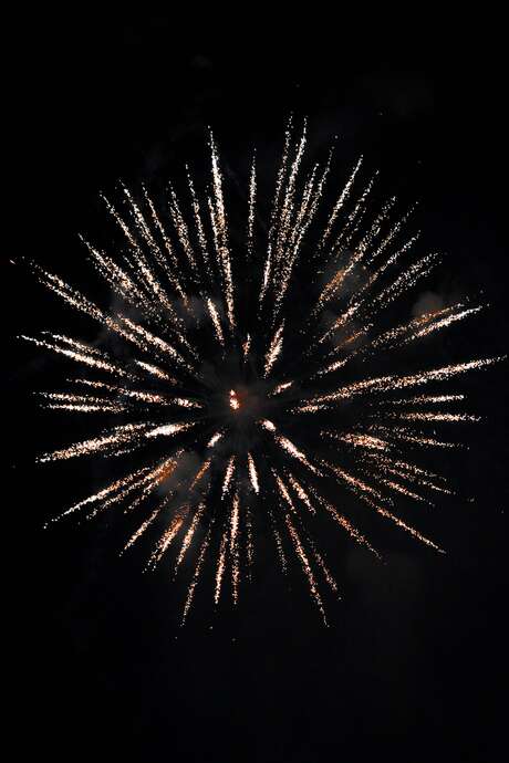 Feu d'artifice à Cornac