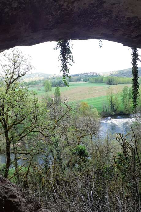 Randonnée à Cénevières: causses, combes et vallées: des terroirs contrastés
